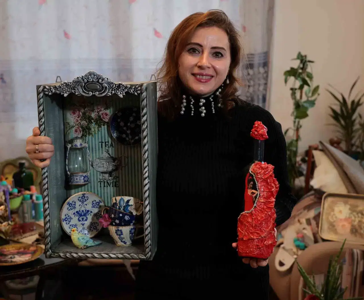 Çöpten Topladığı Şişe ve Tahtaları Sanat Yapıtına Dönüştürüyor