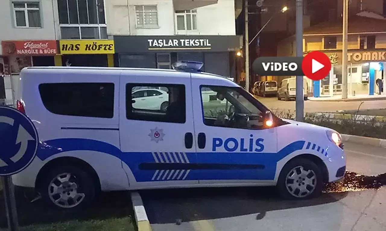Kaçan Şüphelileri Kovalayan Polis Otomobili Kaza Yaptı