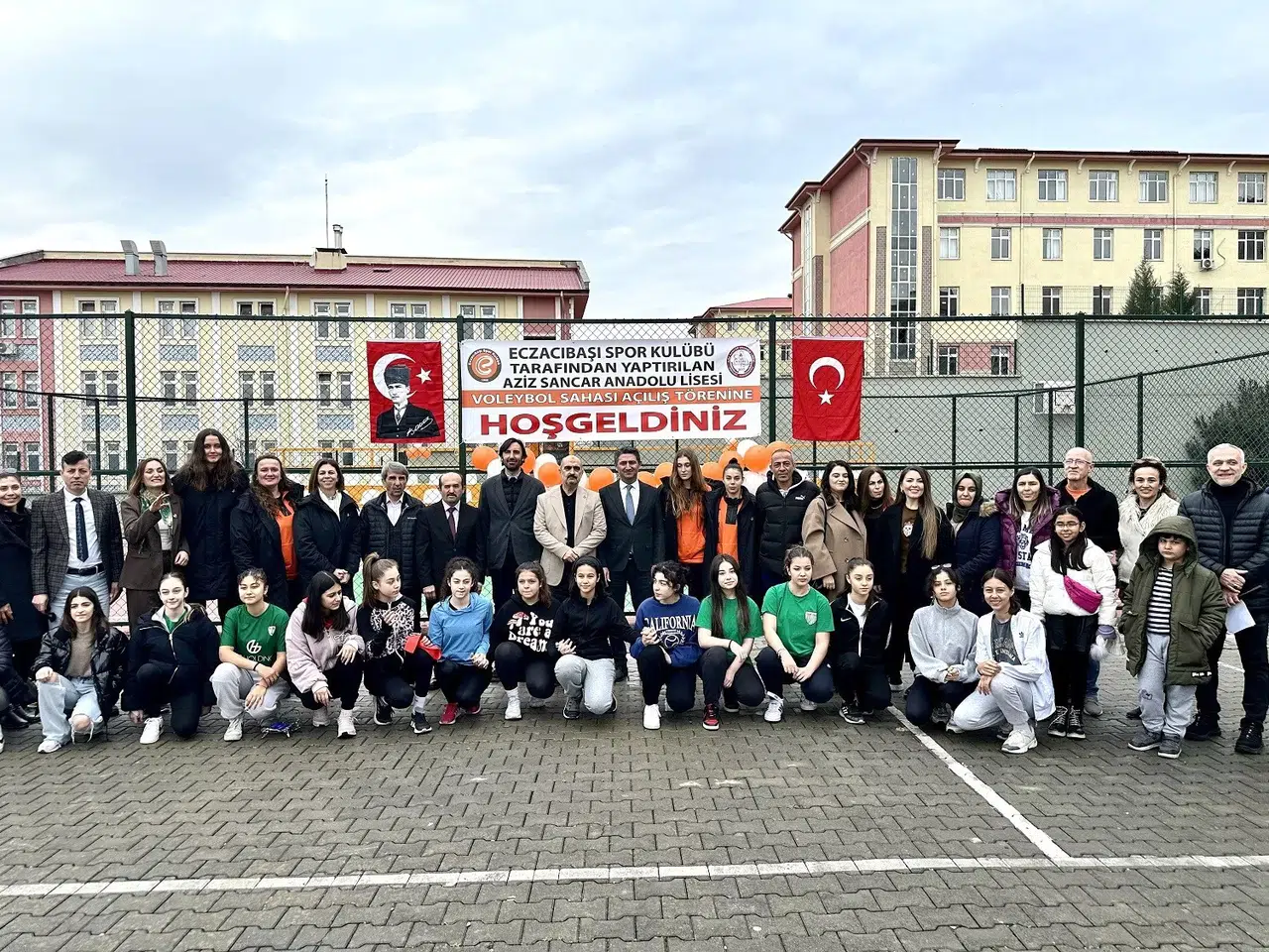 Dünya Şampiyonu Eczacıbaşı’ndan Depremzede Gençlere Manalı Takviye
