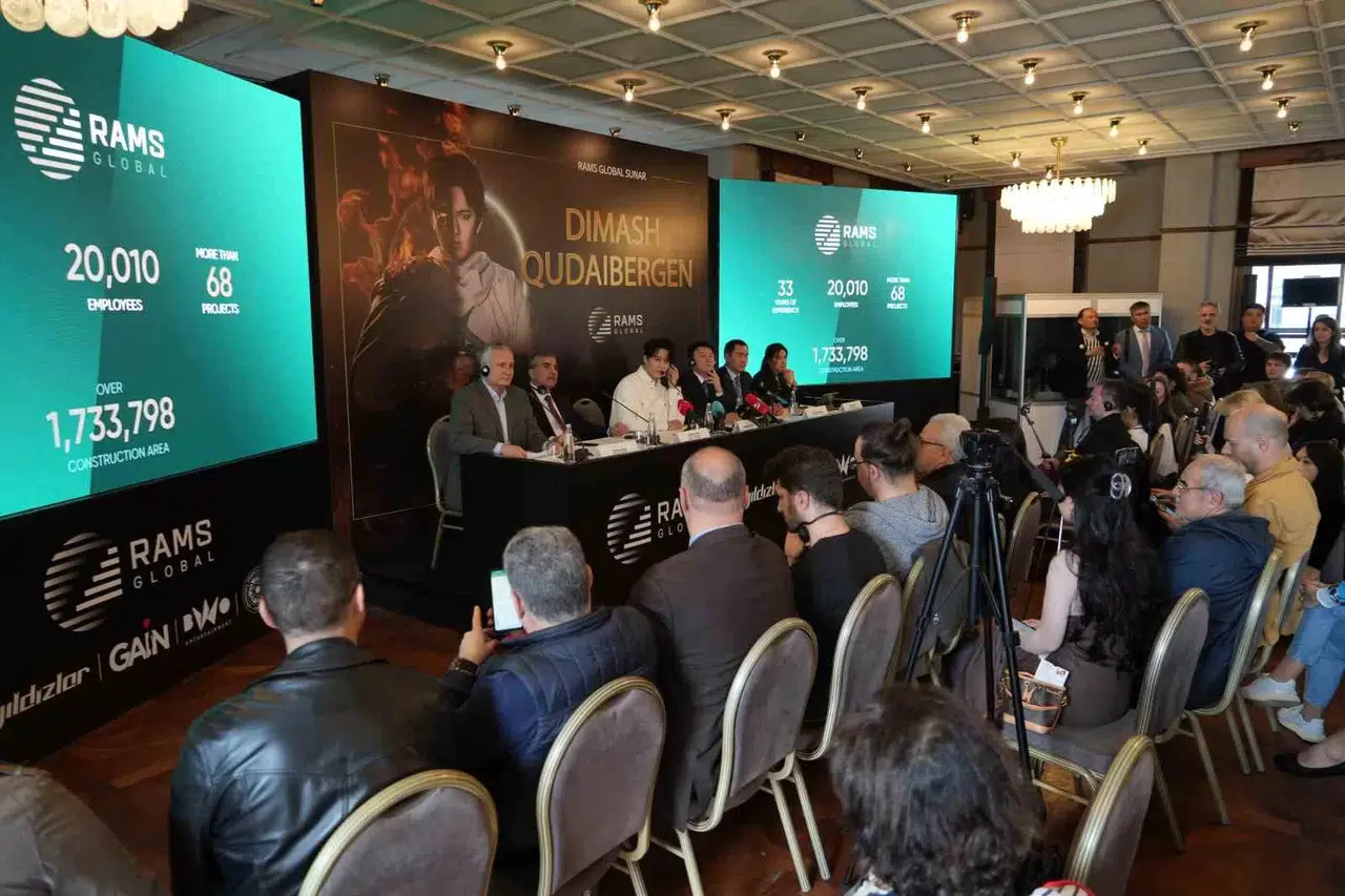 Dünyaca Ünlü Dimash Kudaibergen, Dev Konseri Öncesi Basına Konuştu: "Türk Müziklerini Severek Dinliyorum"