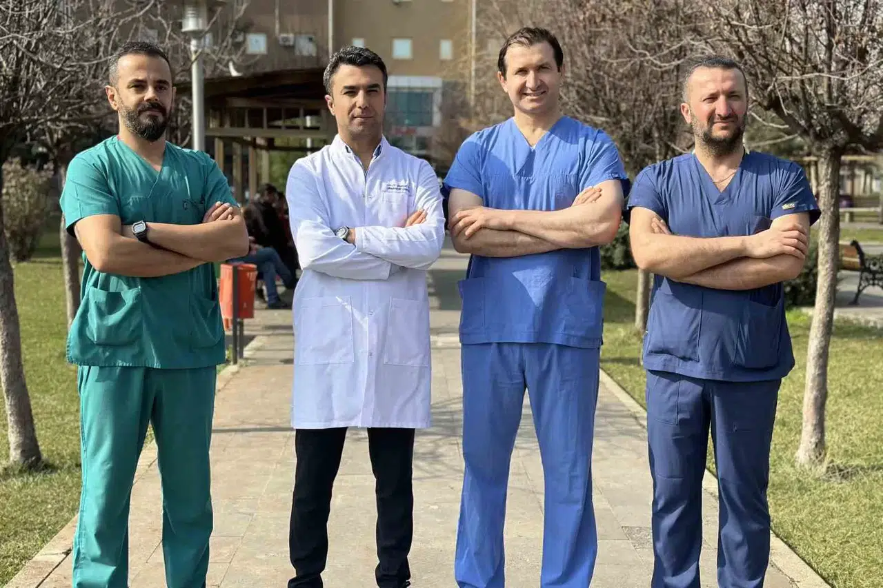 Dünyada En Az İzle Yapılan Rahim Kanseri Cerrahisi Birinci Kere Diyarbakır’da Yapıldı