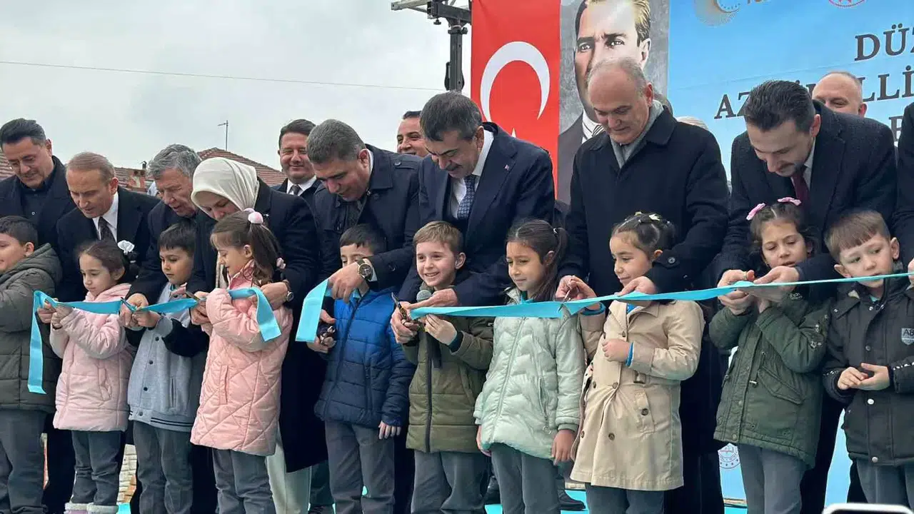 Düzce’de Hayırseverlerin Takviyesiyle Yapılan Azmilili İlkokulu Açıldı