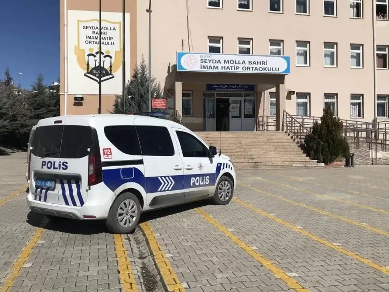 (Düzeltme) Tartıştığı Arkadaşını Okul İçerisinde Meyve Bıçağı ile Yaraladı