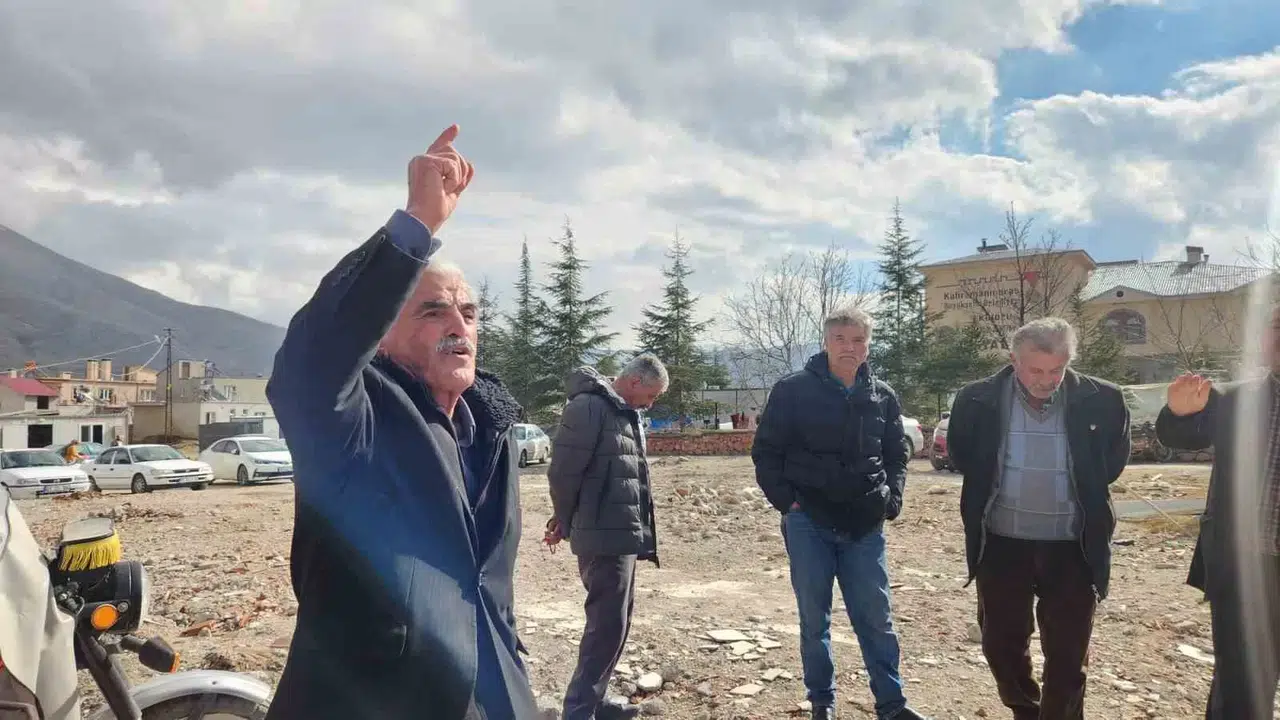 Ekinözü Bağımsız Belediye Lider Adayından Bekarlara Evlilik Vaadi