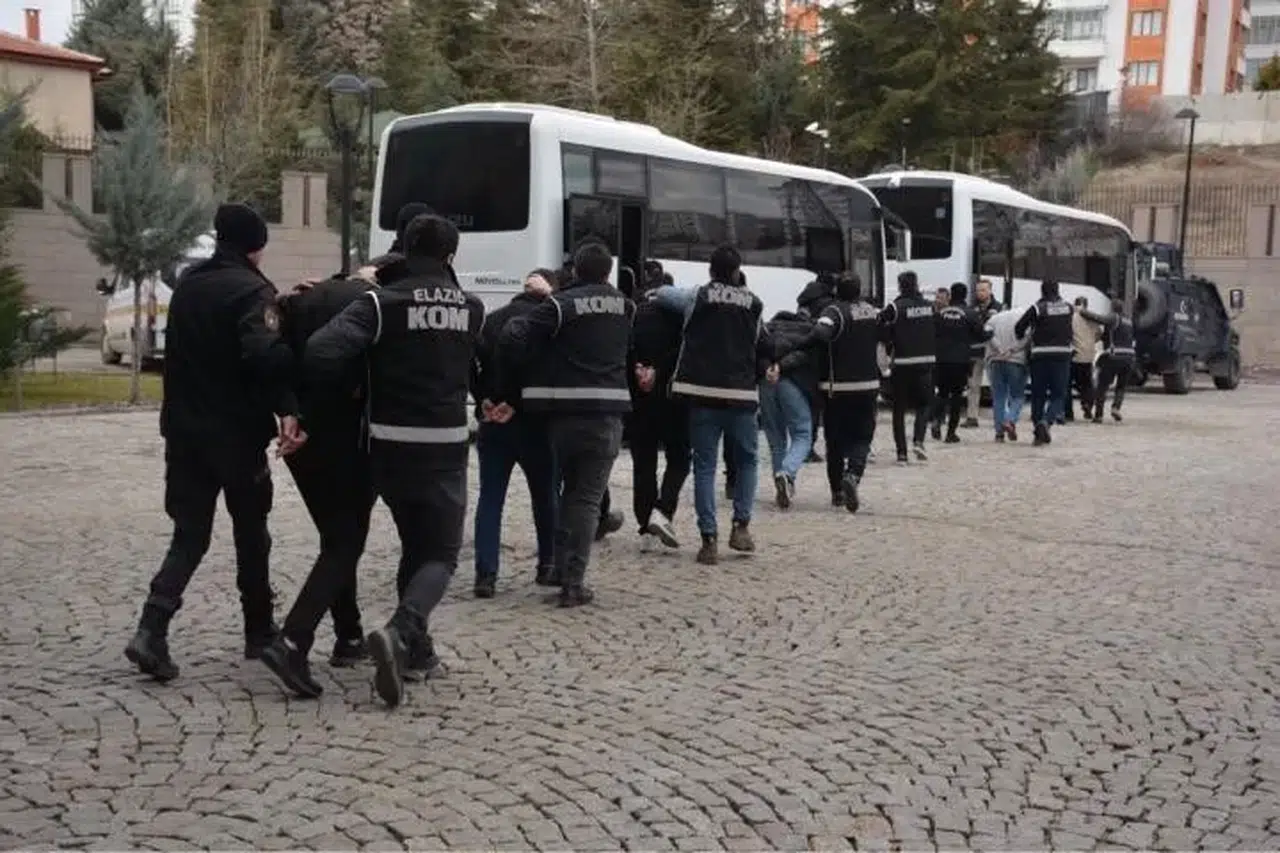 Elazığ’da Kafes 37 Operasyonunda 20 Kuşkulu Tutuklandı