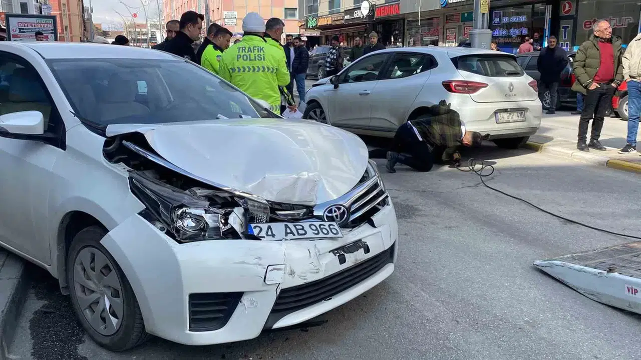 Erzincan’da 8 Araçlı Zincirleme Kazada 1 Kişi Yaralandı