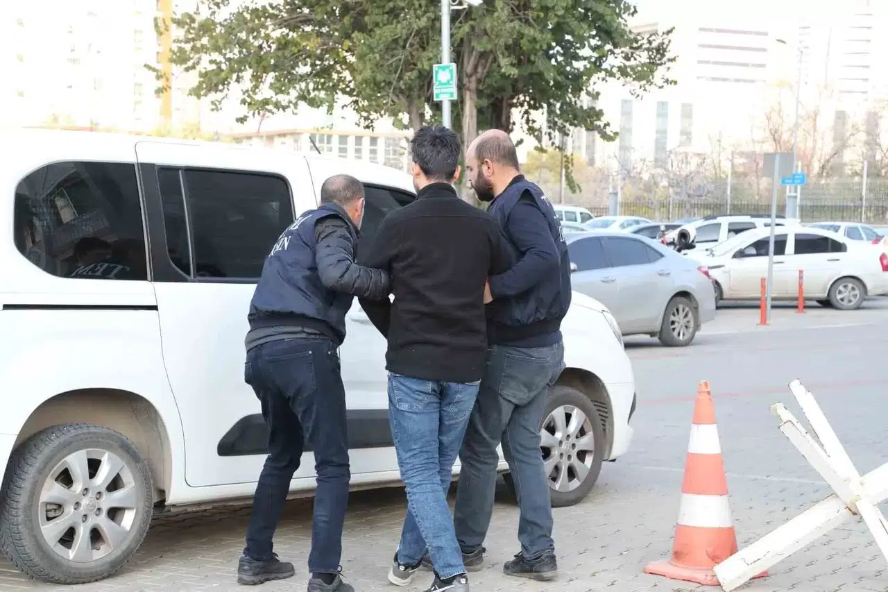 FETÖ’den Aranan İhraç Polis Memuru Mersin’de Yakalandı