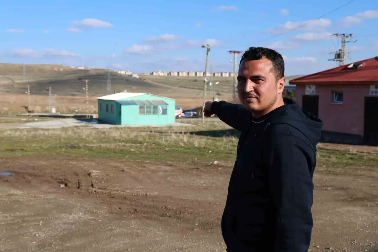 Görenler Depo Sanıyor, Cami Olduğunu Öğrenenler İnanamıyor