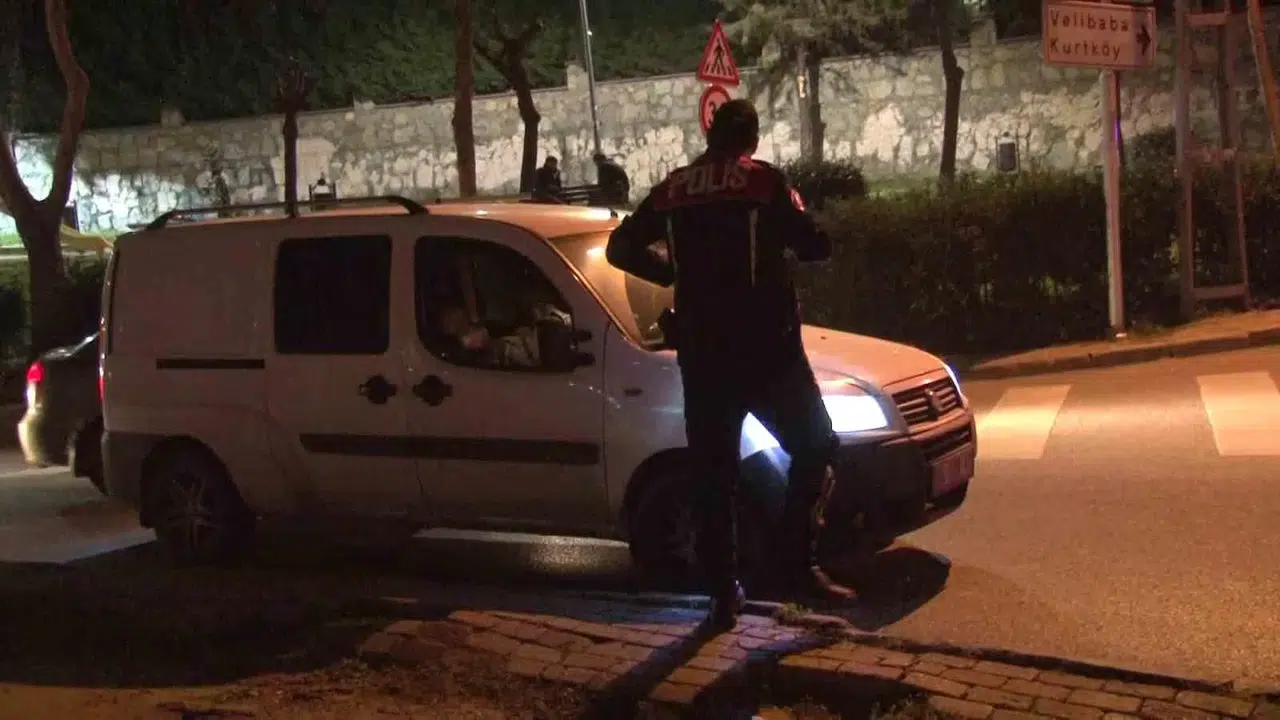 ’Huzur İstanbul’ Kontrolünde Araçlar Didik Didik Arandı