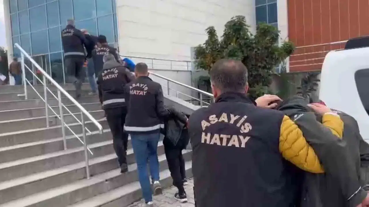 İskenderun’da Gözaltına Alınan 7 Şahıstan 4’ü Tutuklandı