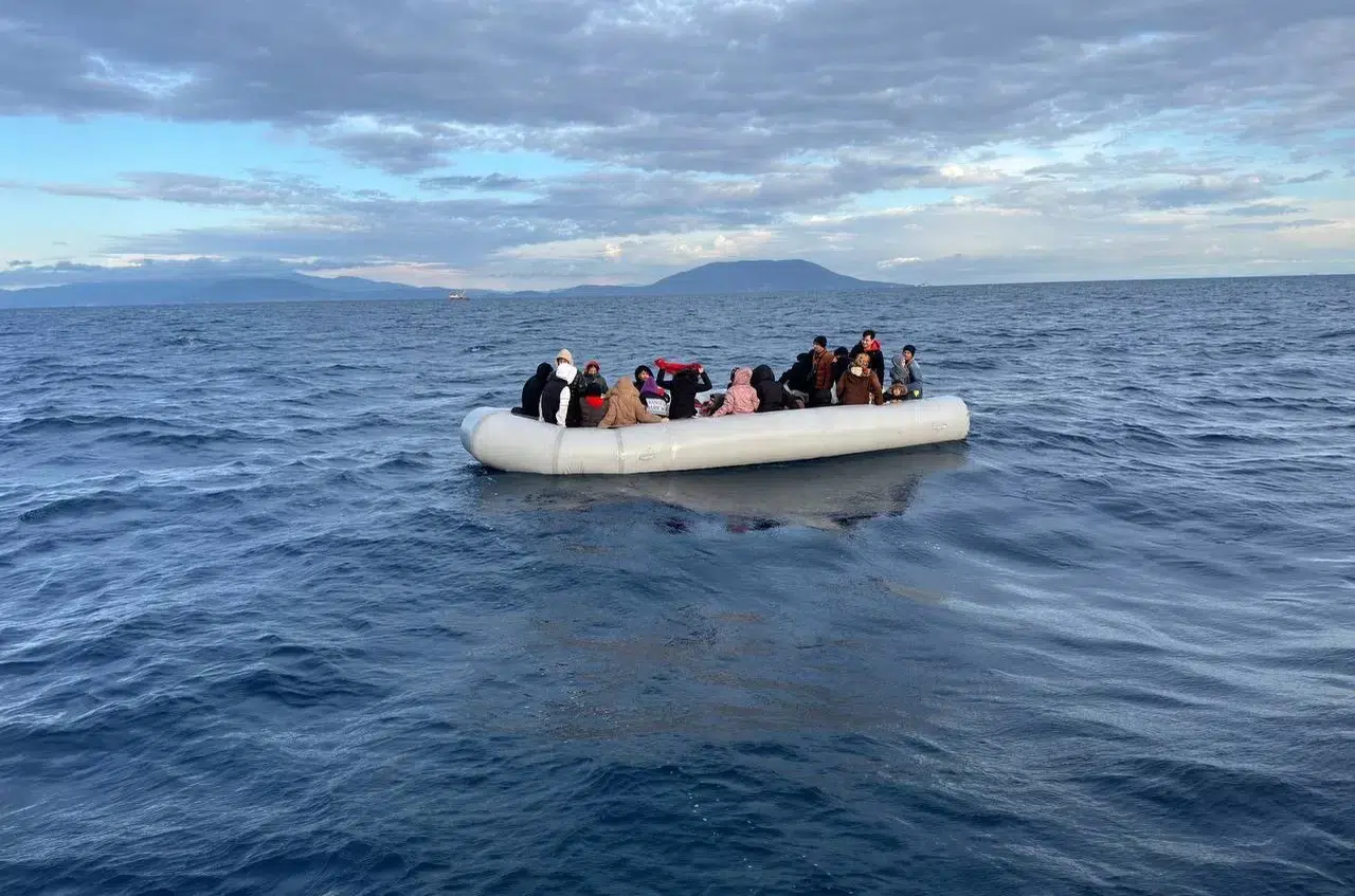 İzmir Açıklarında 23’ü Çocuk 43 Göçmen Kurtarıldı