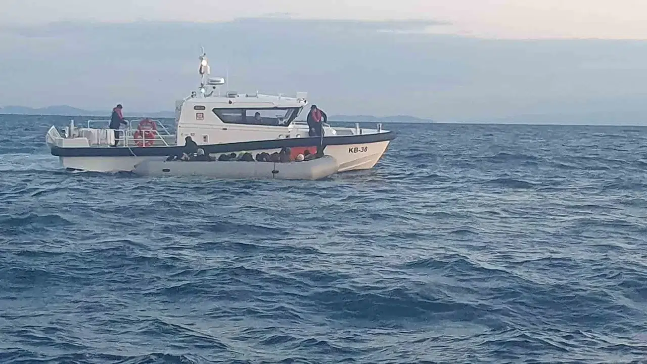 İzmir Açıklarında Sistemsiz Göçmen Yoğunluğu