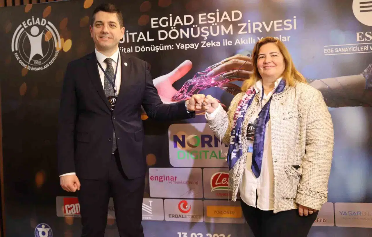 İzmir’de Dijital Dönüşüm Tepesi Gerçekleşti
