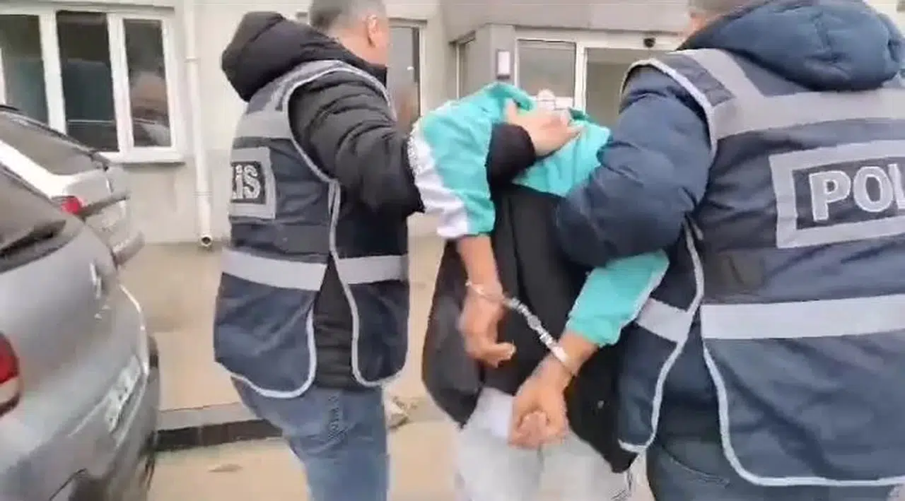 Kendini Polis ve Savcı Olarak Tanıtıp 1 Milyon 253 Bin Liralık Dolandırıcılık Yaptılar