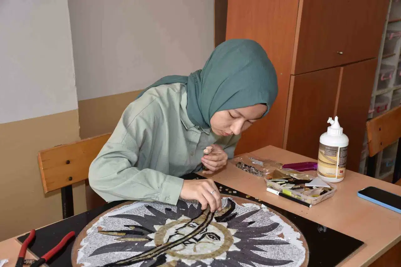Kökeni Sümerlilere Kadar Uzanan Sanatta Değer Biçemedikleri Eserler Çıkartıyorlar