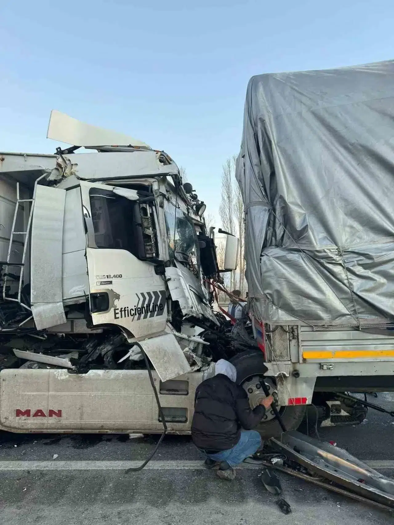 Konya’da Tır, Tıra Geriden Çarptı: 1 Meyyit