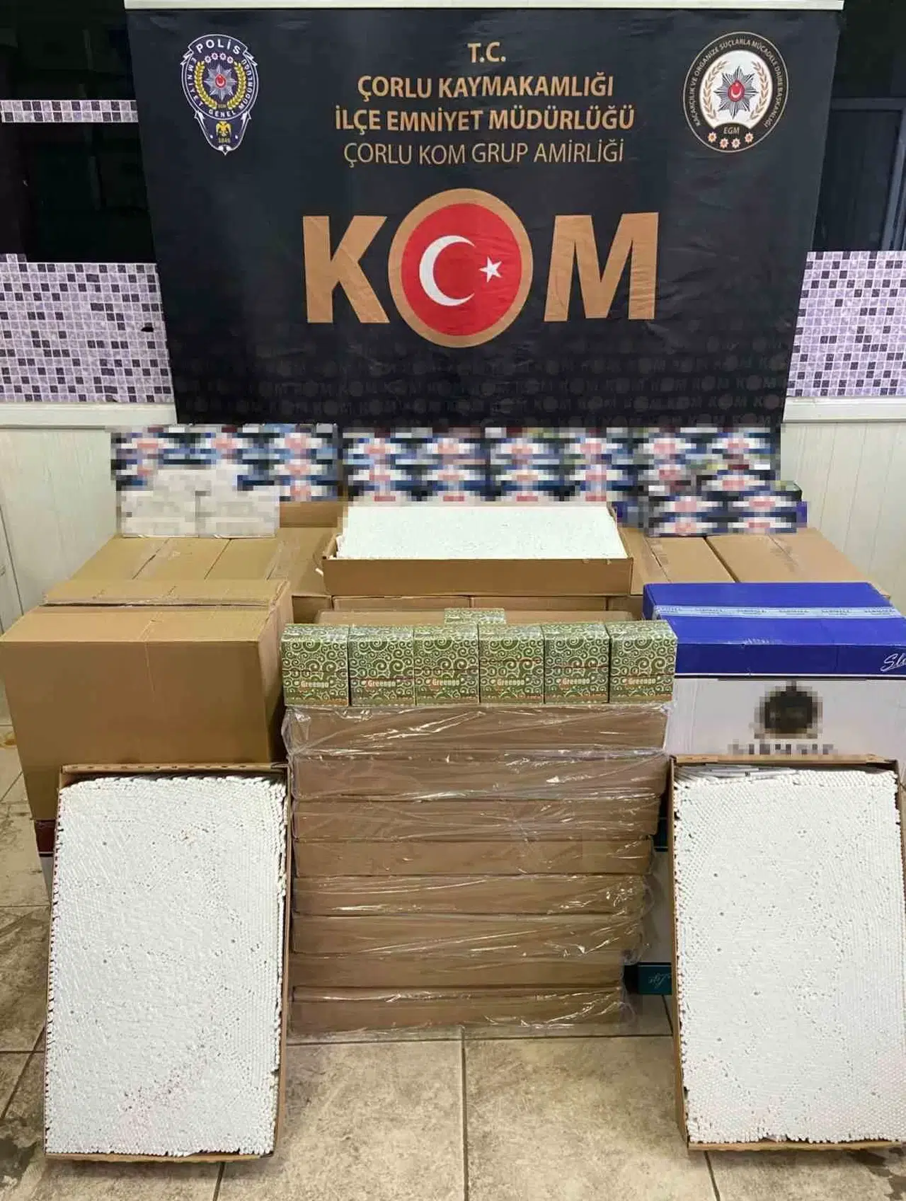 Kuşkulu Araçtan Binlerce Makaron ve Tütün Çıktı