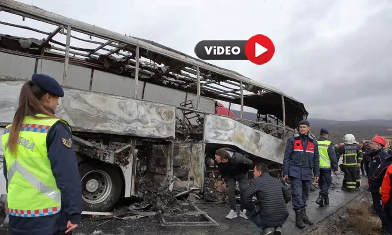 Çorum’da Alev Alev Yanan Otobüsten İskelet Kaldı