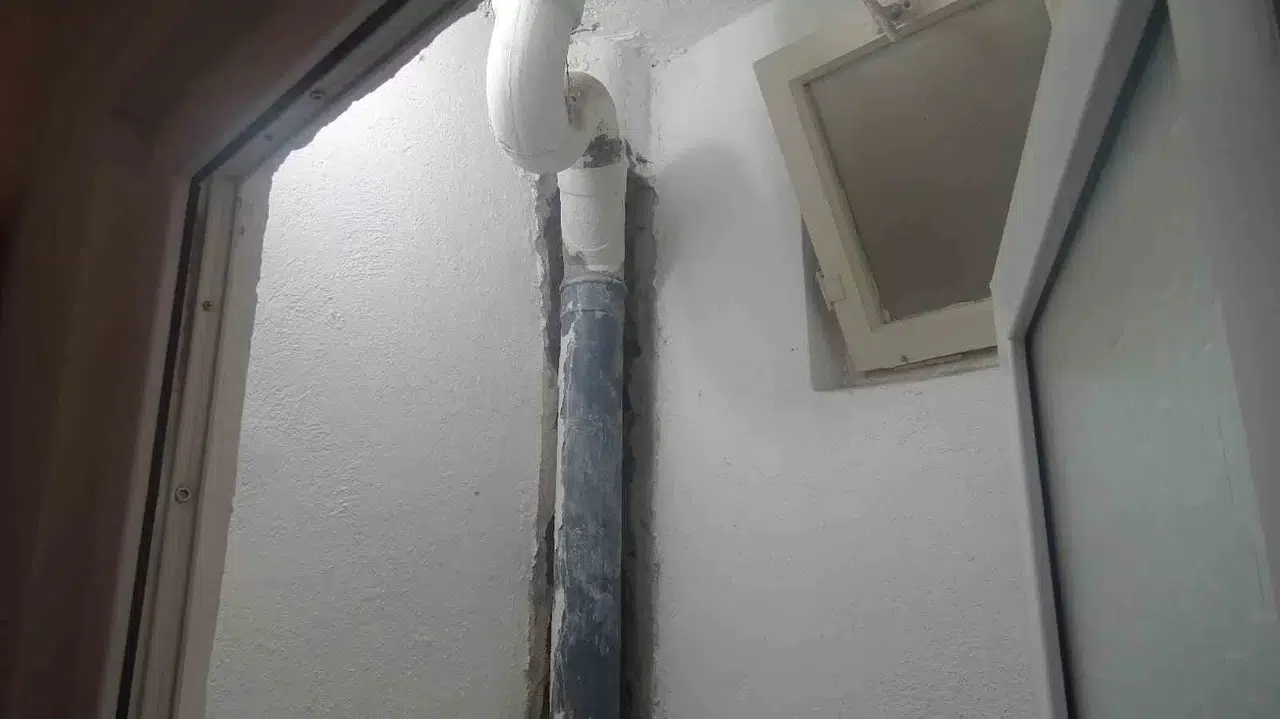 Lağım Borusuna Giren Yavru Kedi İçin Seferber Oldular