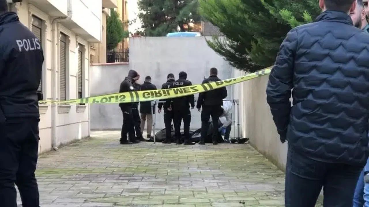 Maltepe’de Apartmanın 4’üncü Katından Düşen Kişi Hayatını Kaybetti