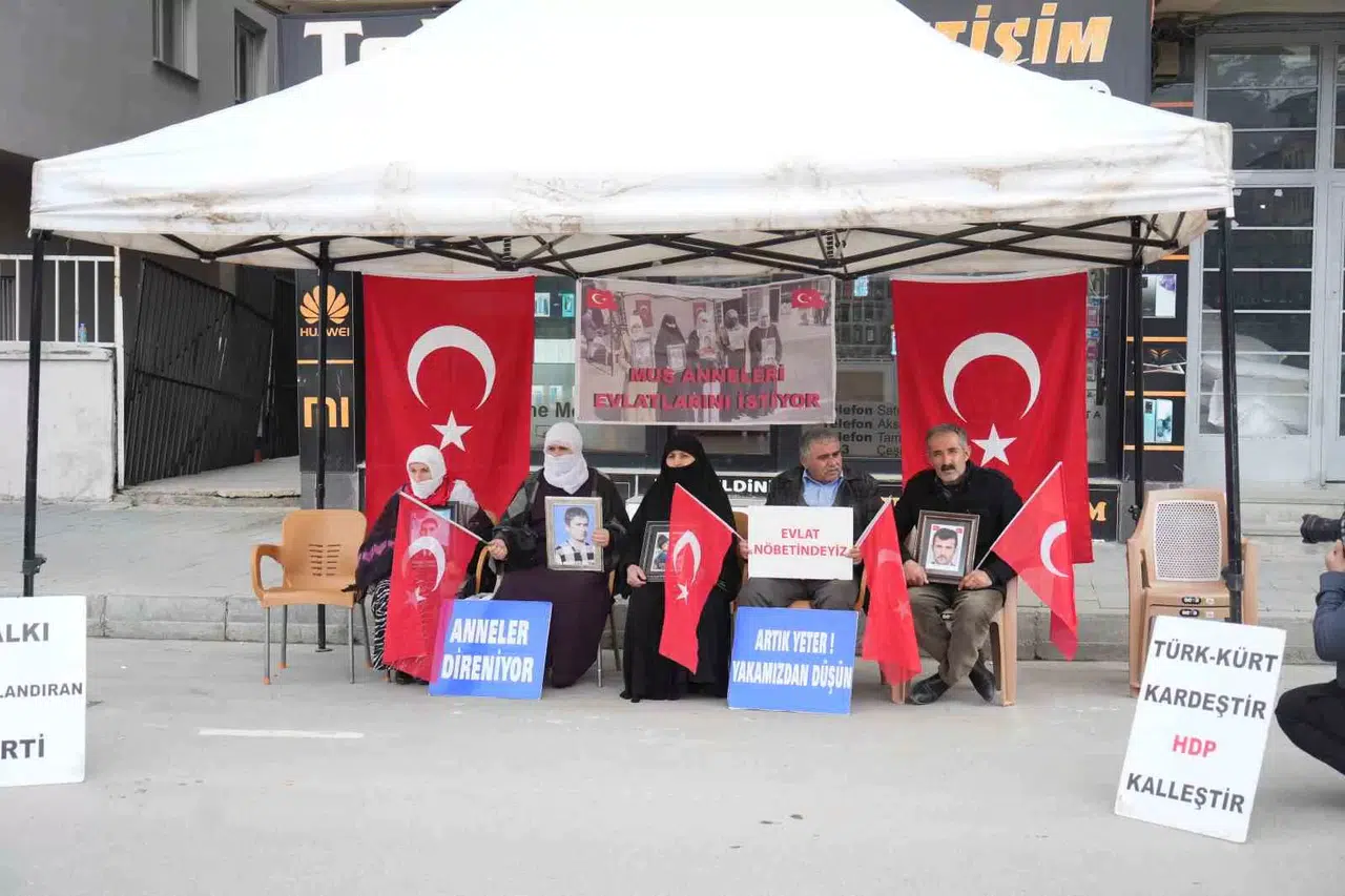 Muş’ta Ailelerin Evlat Nöbeti Devam Ediyor