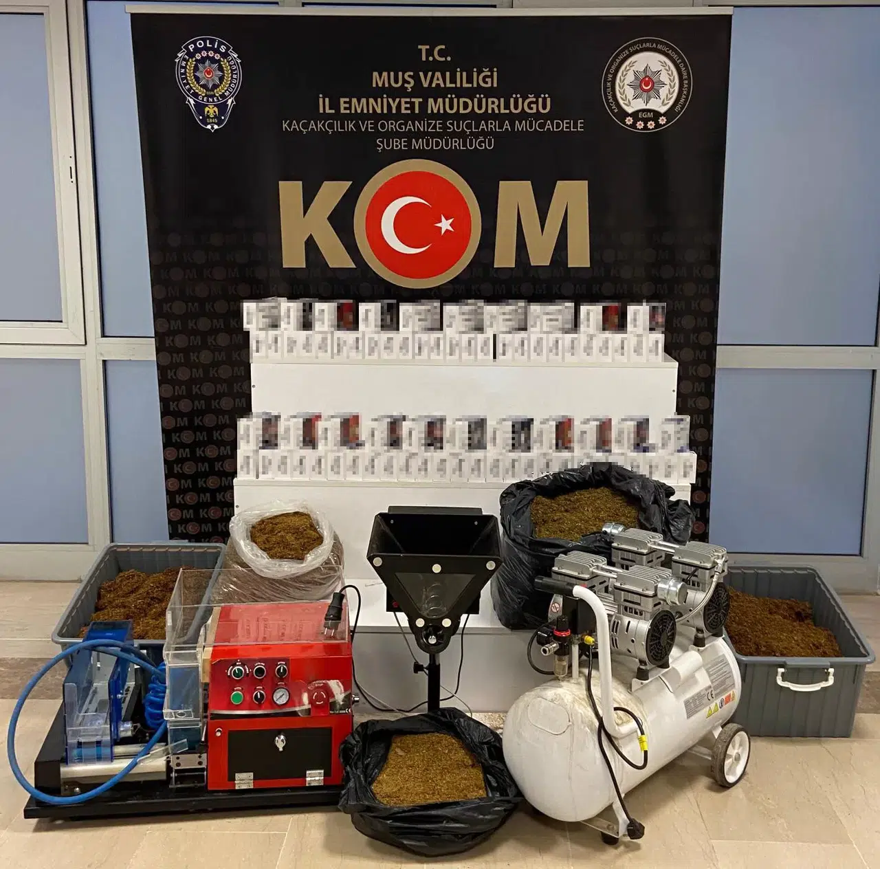 Muş’ta Kaçak Sigara Üretim ve Paketleme İmalathanesine Operasyon