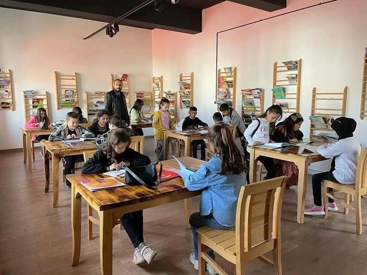 Muş’ta Öğrenciler Tarihi Yerleri Gezdi