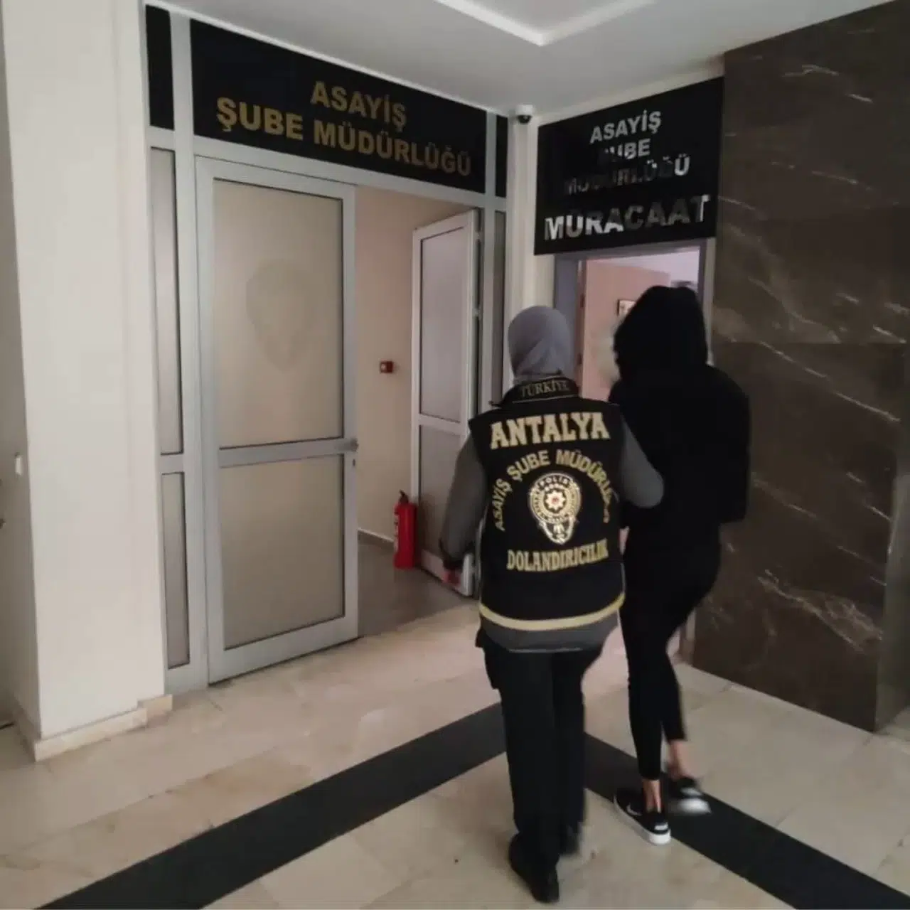 Nitelikli Dolandırıcılık Cürmünden 2 Kuşkulu Tutuklandı
