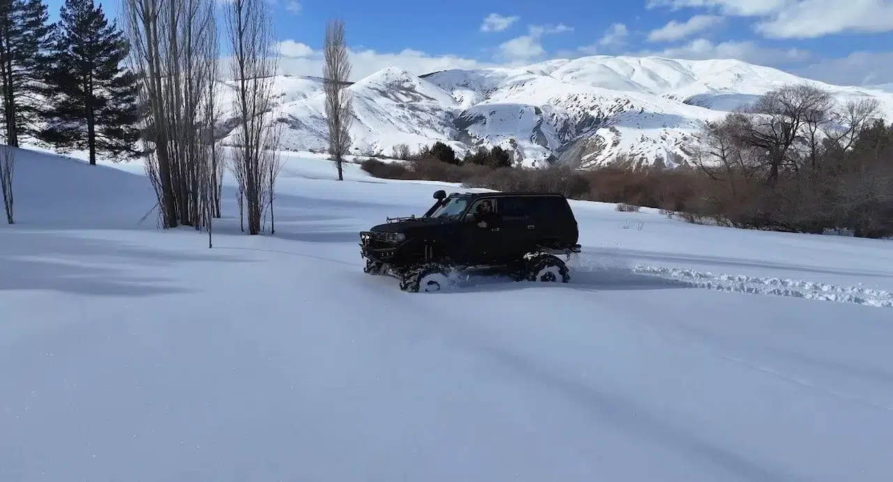 Off Road Tutkunları Karlı Yerde Karın Tadını Çıkardı