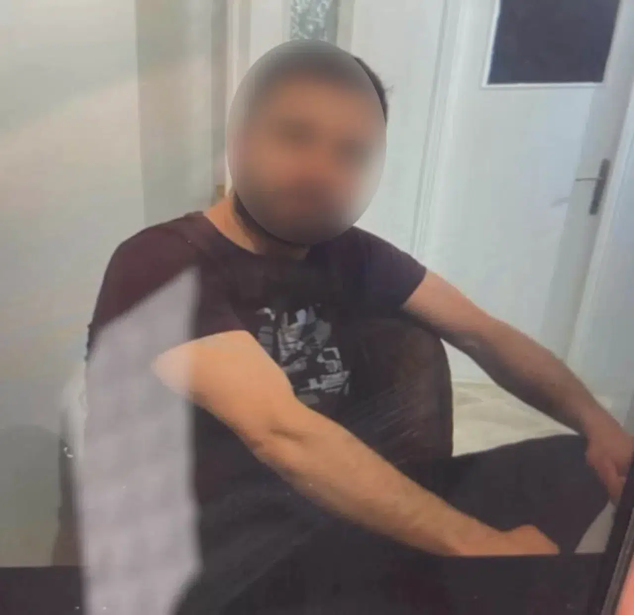 Oğlunu Rehin Alan Uyuşturucu Bağımlısından Polise Tehdit: “Kapıyı Açarsanız Size ve Çocuğuma Sıkarım”