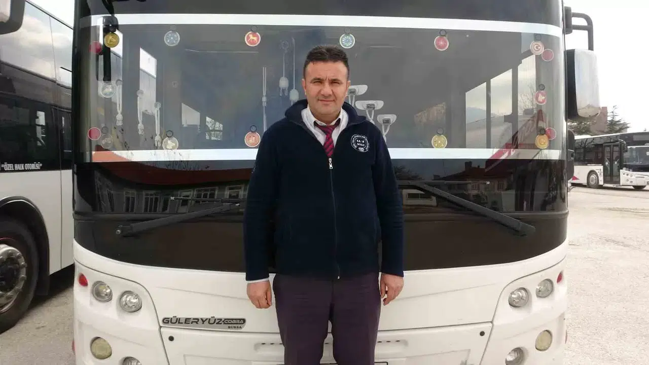 Otobüste Kötüleşen Öğrenciyi Hastaneye Yetiştiren Sürücü: “Benim Yerimde Kim Olsa Tıpkı Şeyi Yapardı”