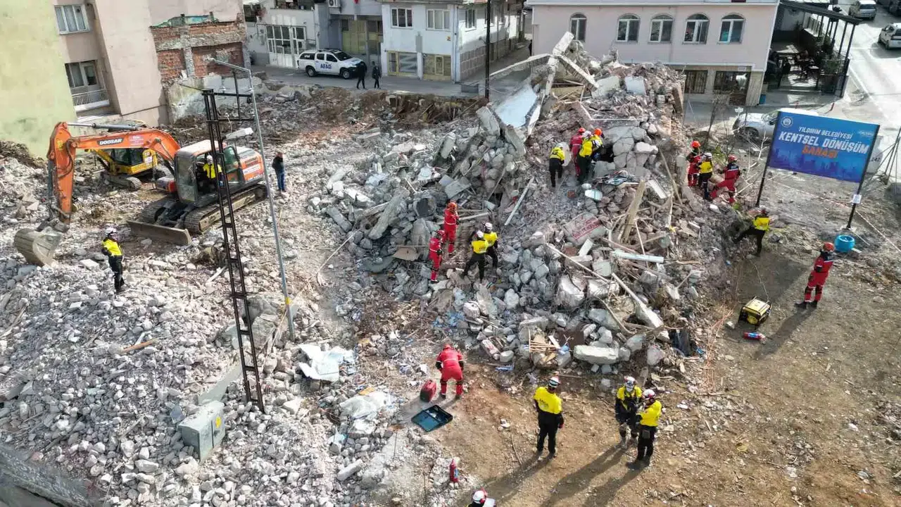 (Özel) Bursa’da Nefes Kesen Sarsıntı Tatbikatı...