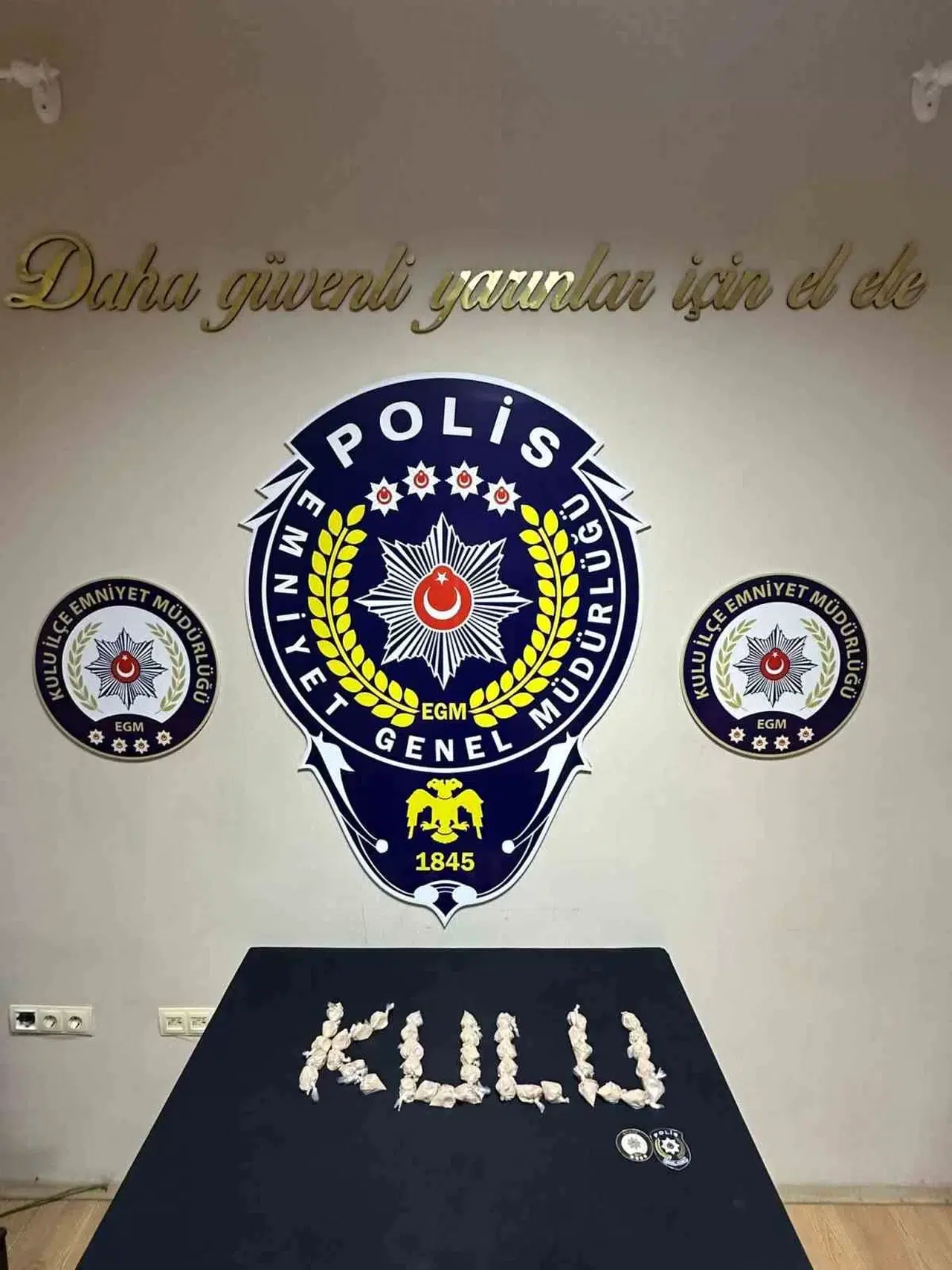 Paketlediği Eroini Yol Kenarına Saklamış