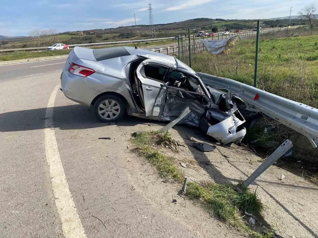 Pendik’te 2 Arabanın Çarpıştığı Kazada 3 Kişi Yaralandı