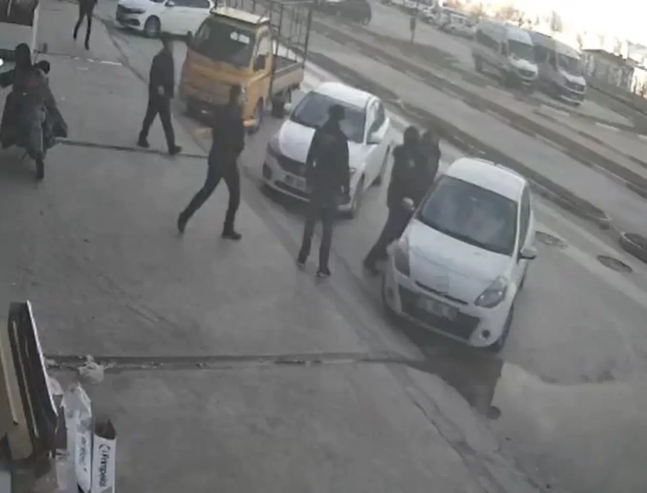 Polisin "Dur" İhtarına Uymayan Şahıs Müsaadeli Olan Bekçi Tarafından Yakandı