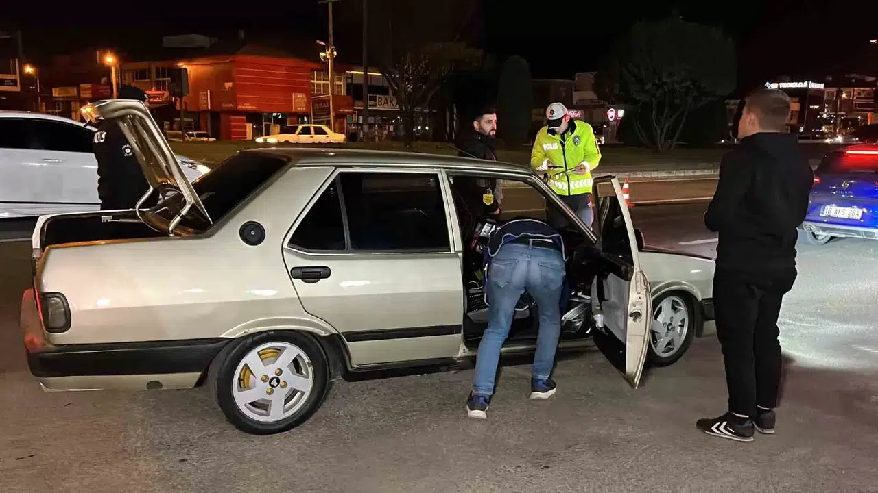 Polisten 10 Noktada Şok Kontrol: 981 Araç Sorgulandı