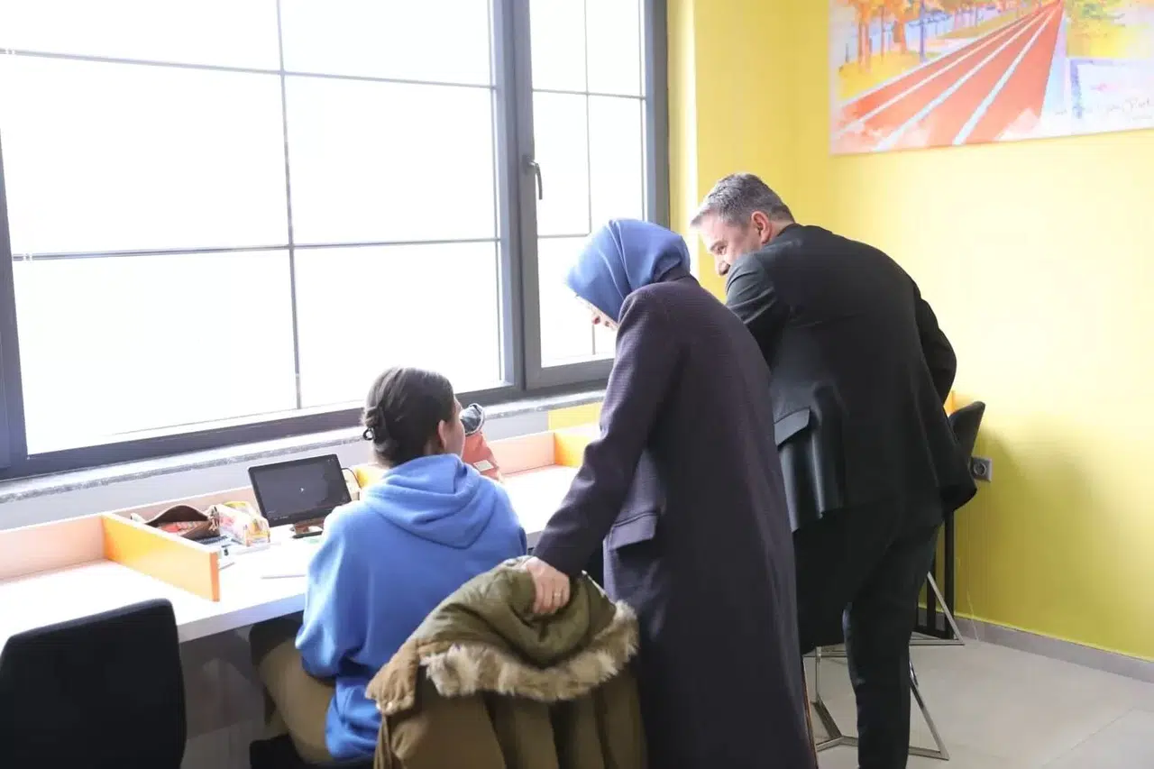 Pursaklar Belediye Lideri Çetin’den Alev Alatlı Millet Kıraathanesi’ne Ziyaret