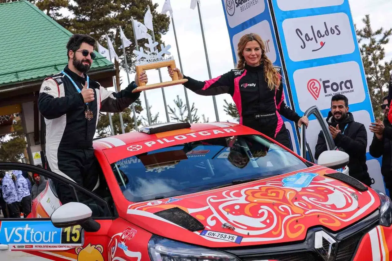 Sarıkamış’ta Kar Rallisinde Bayan Pilot Birinci 10’a Girdi
