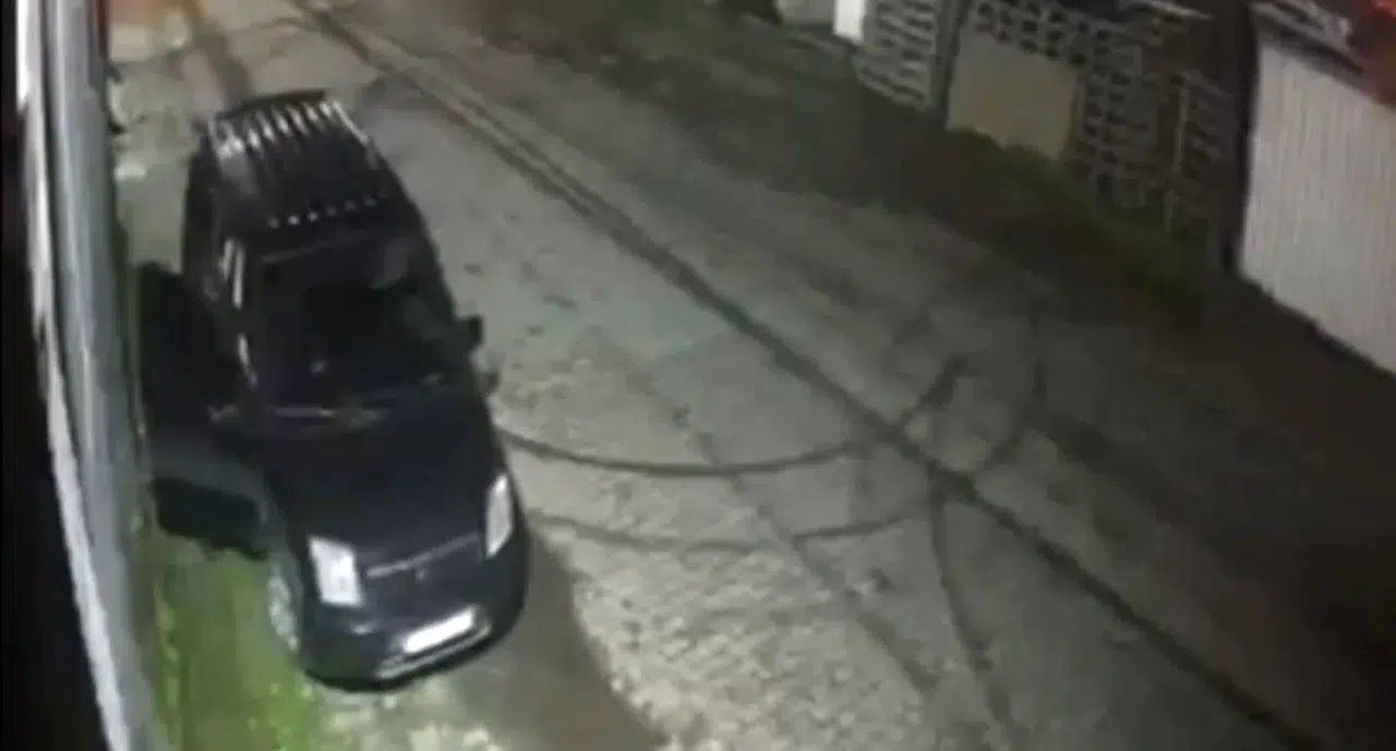 Sarıyer’de Soyguncuların Baltaya Taşa Vurduğu An Kamerada: Gece Bekçisi Ateş Açtı