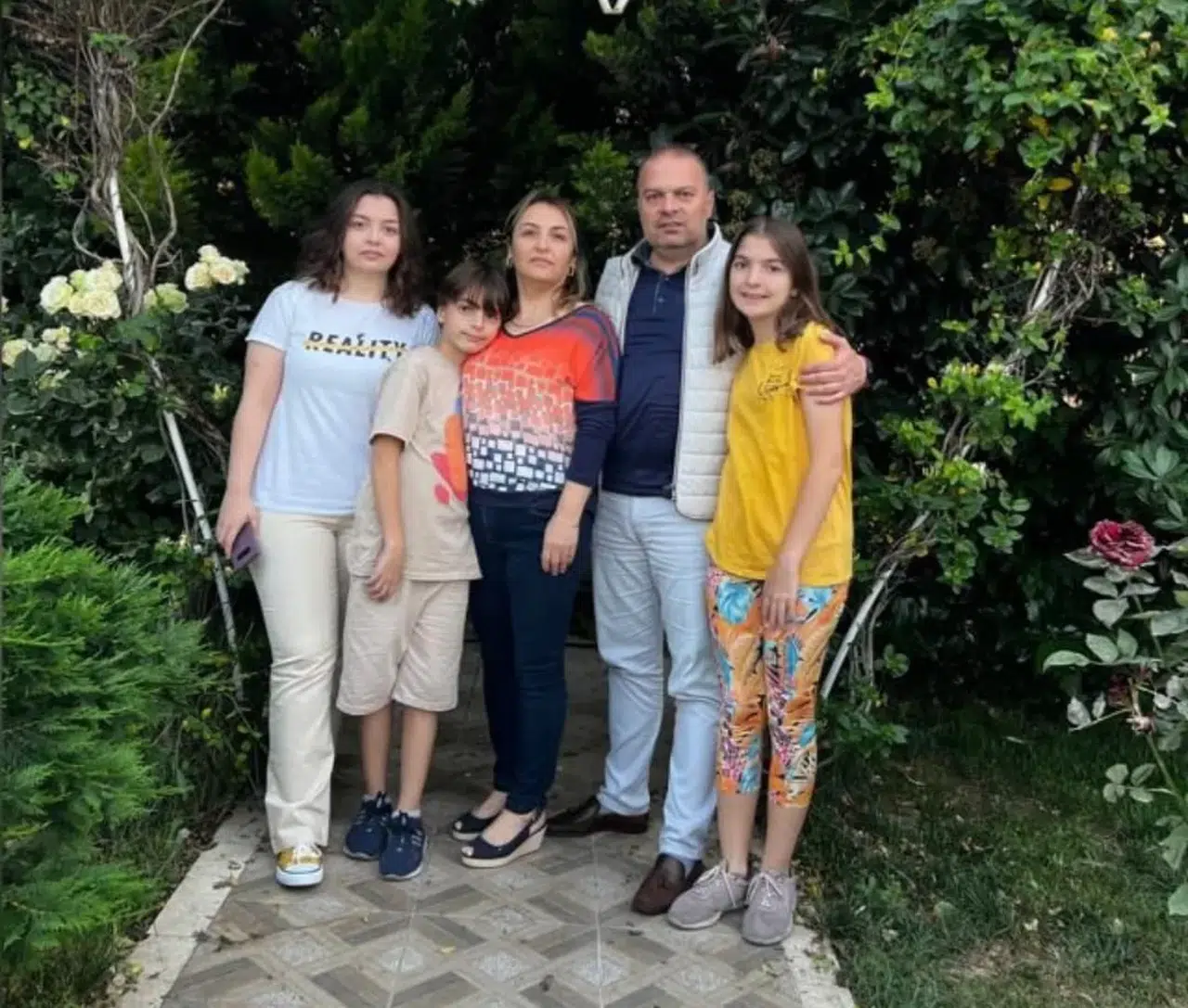 Sarsıntıda Kızı ve 4 Kişilik Ailesini Kaybeden Acılı Anne: “Rönesans Rezidans’ın Sağlam Olduğunu Düşündüğümden Ötürü Kızım ve Ailesi İçin Hiç Telaş Etmedim”
