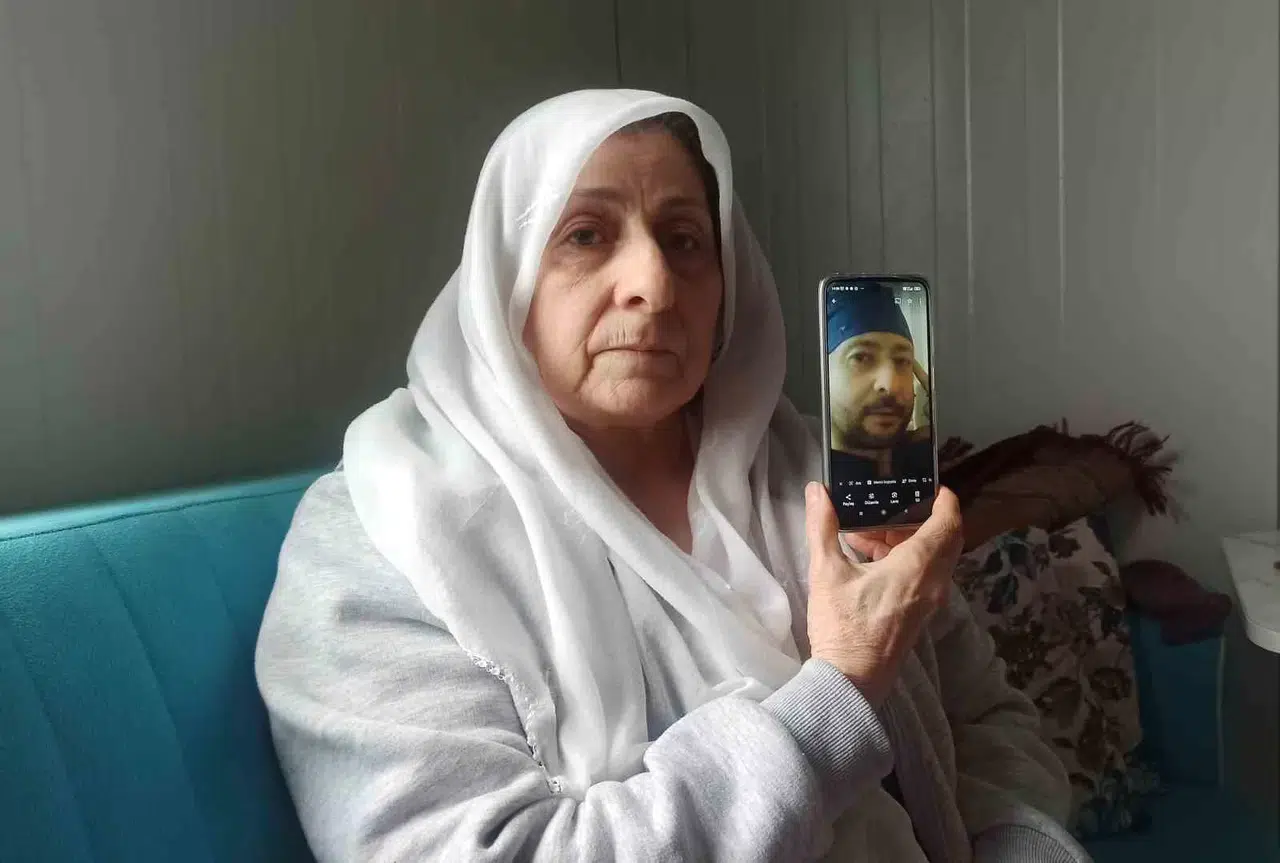 Sarsıntıda Oğlunu, Gelinini ve İki Torununu Kaybetti