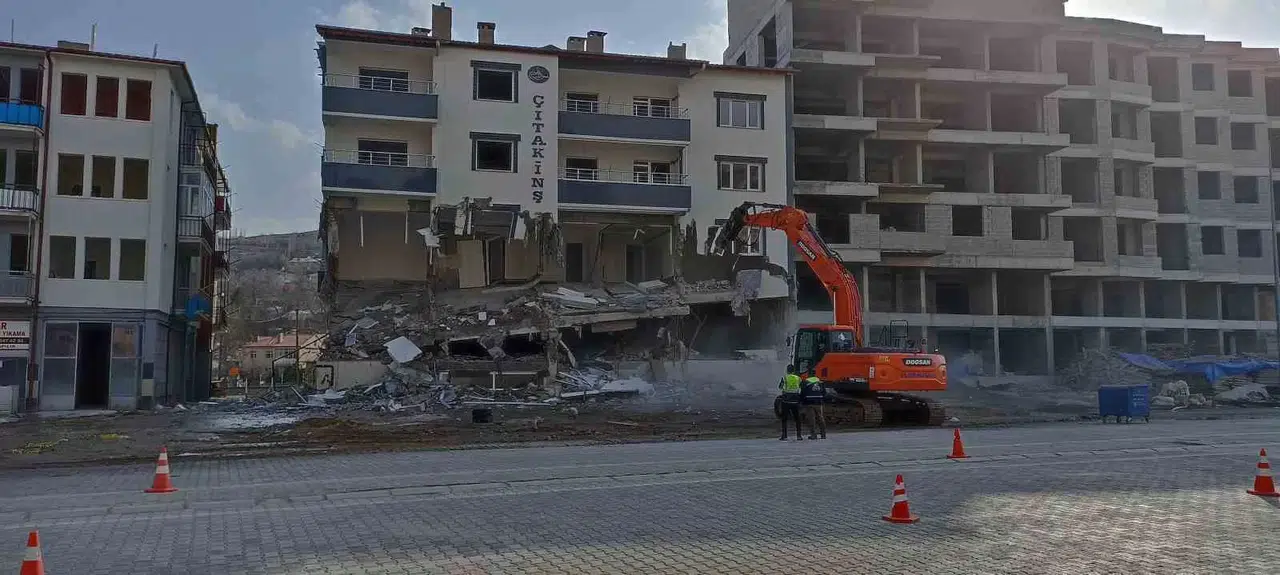 Sarsıntıdan Etkilenen 11 Vilayetin Dışında Afet Kapsamına Alınan Tek İlçe