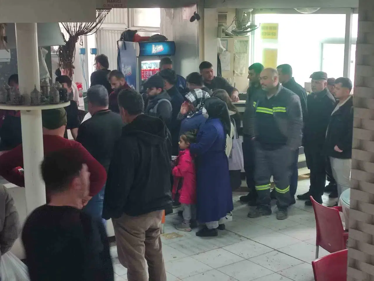Sarsıntının Yıl Dönümünde Fiyatsız Yemek İkramı