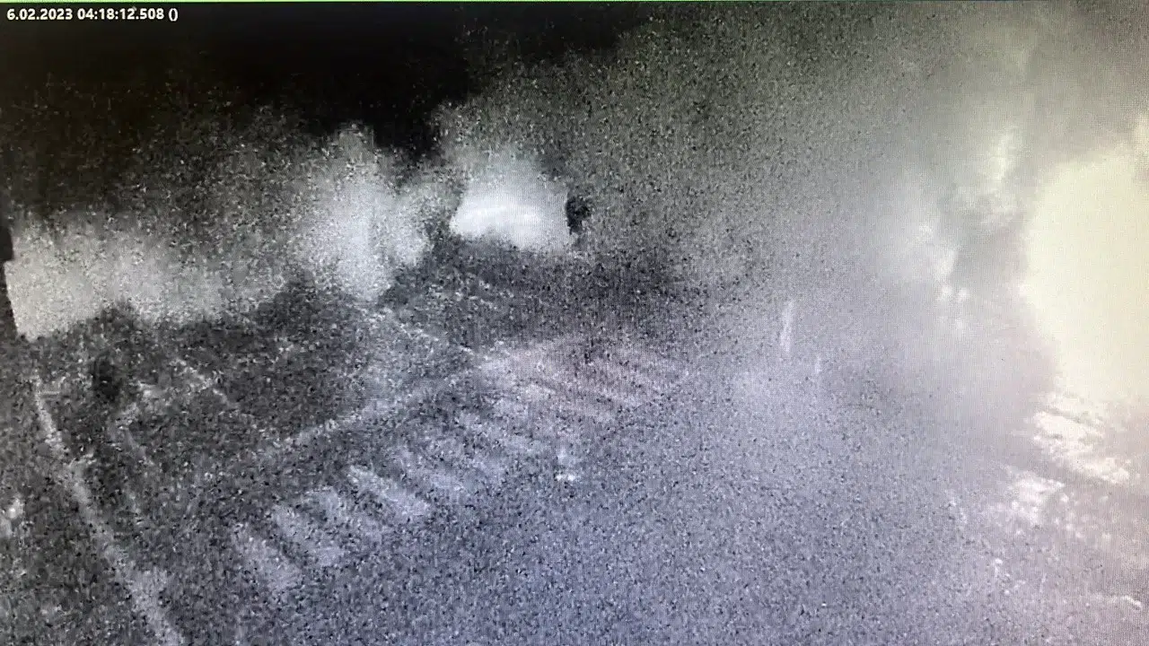 Sarsıntıya Trafikte Yakalandı, Son Anda Hayatı Kurtuldu