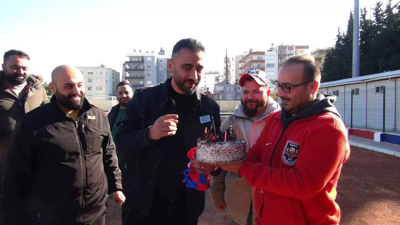 Selçuk Şahin’e Yıllar Evvel Futbola Başladığı Silifke’de Doğum Günü Sürprizi