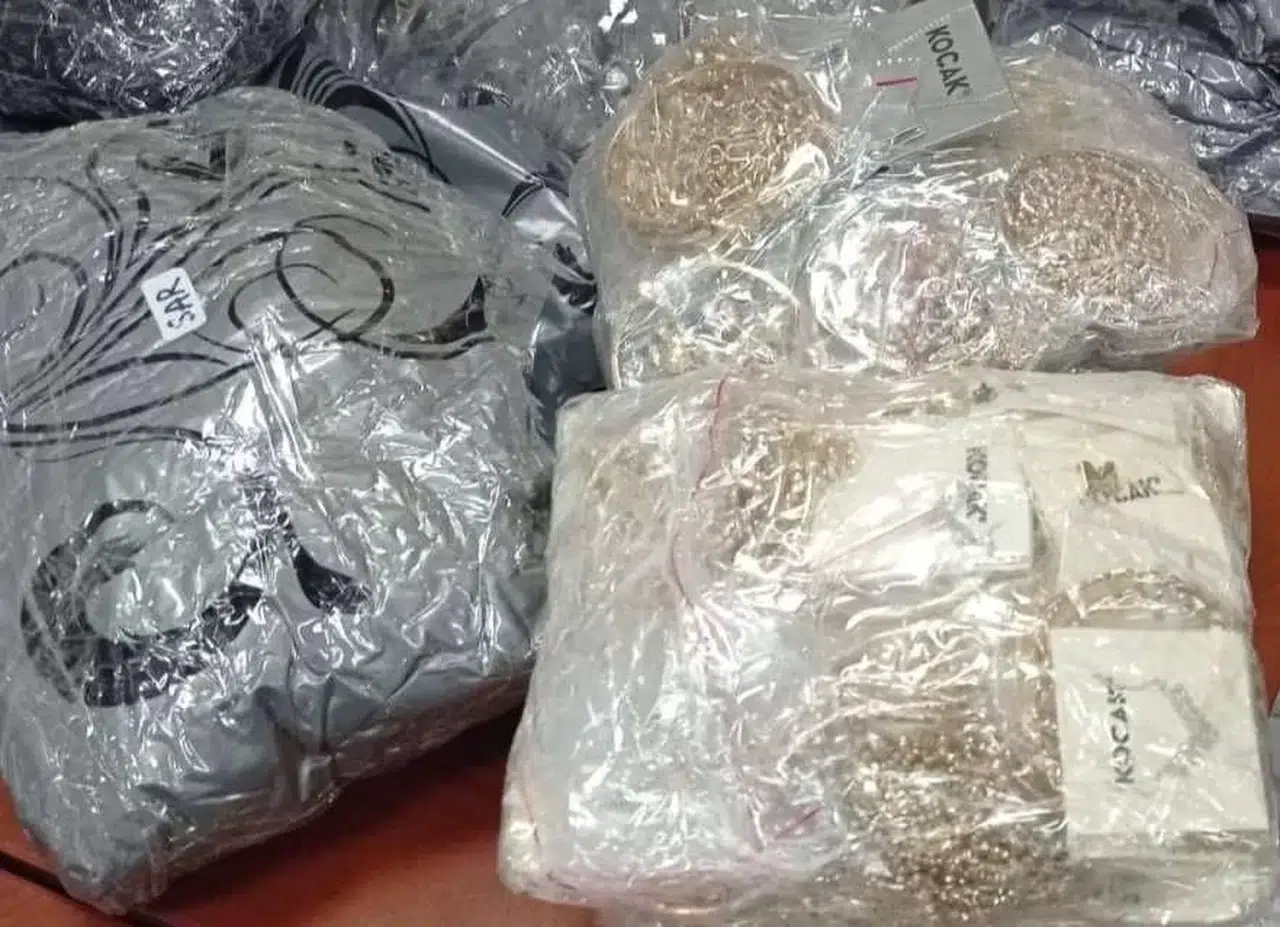 Sıkı Sıkı Sardılar Lakin Gümrükten Geçiremediler