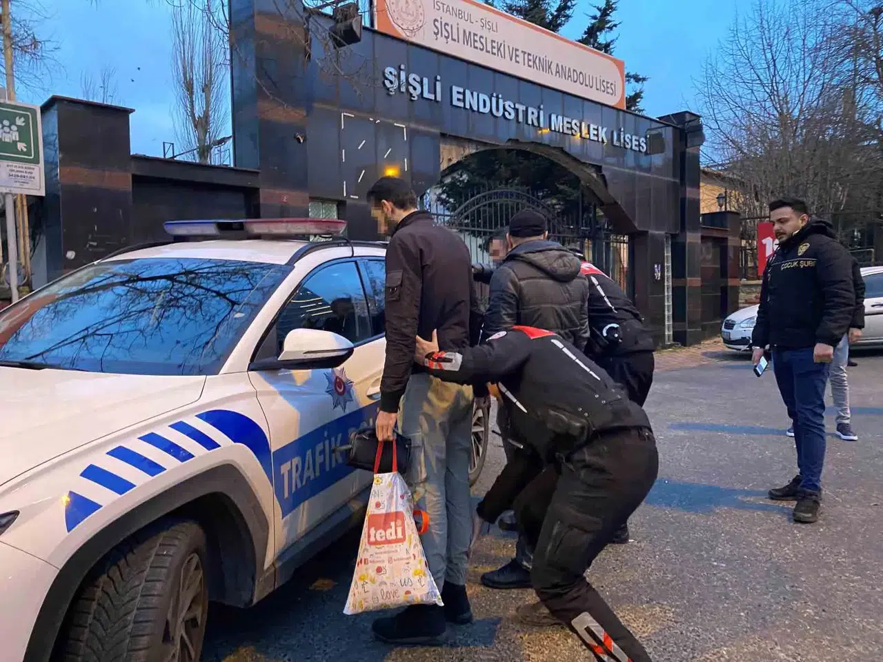 Şişli ve Sarıyer’de Okul Etrafında Kontrol