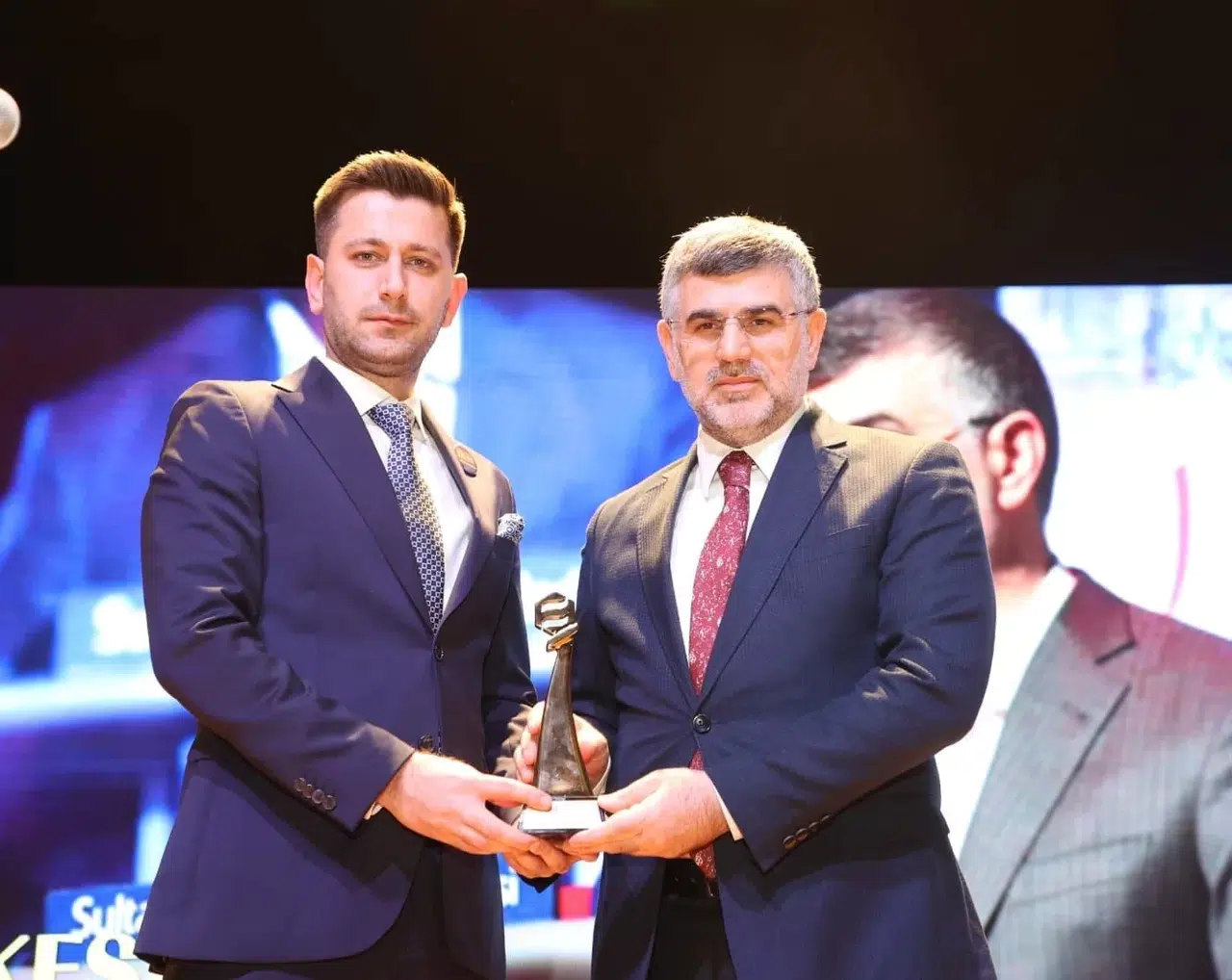 Sultanbeyli’de Muvaffakiyetin Tepesinde 7. Sugiad En Yeterliler Ödül Merasimi Gerçekleştirildi