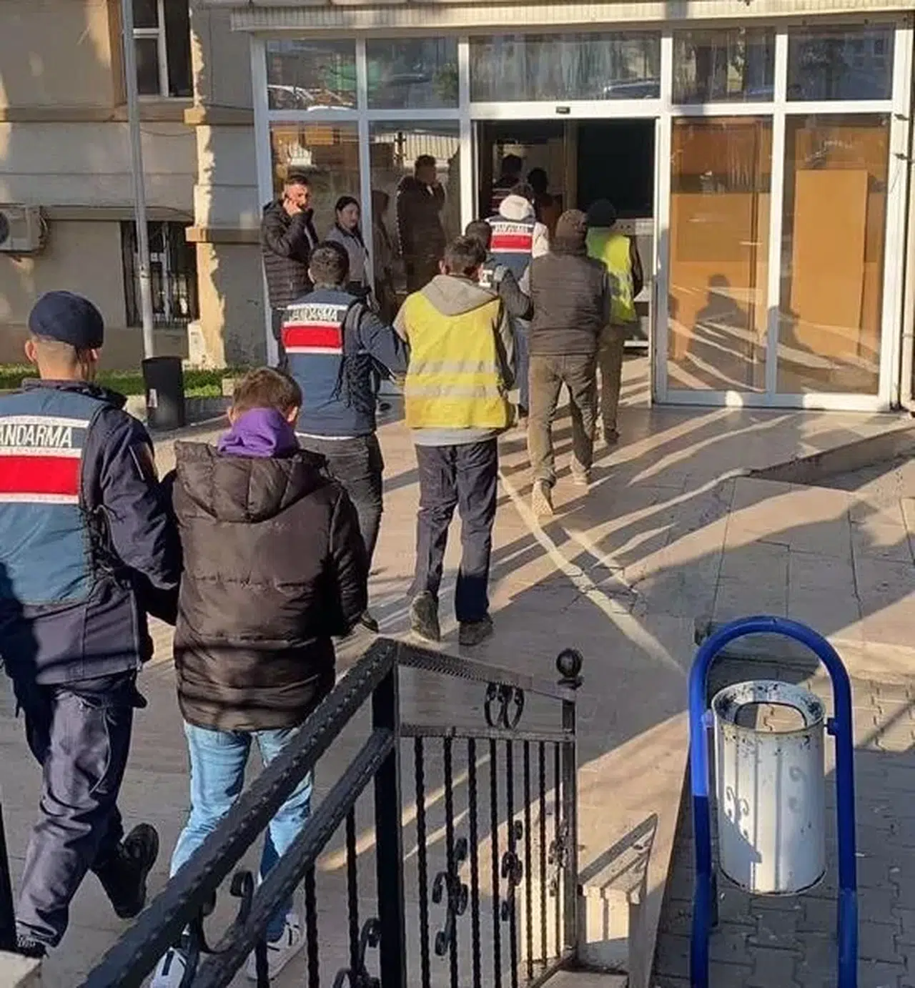 Süratli Tren Şantiyesinden Demir Çalan Şüpheliler Yakalandı