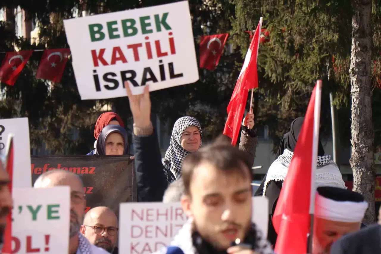 Tabipler Gerçekleştirdikleri ‘Sessiz Yürüyüş’ ile İsrail’i Bir Kere Daha Kınadı